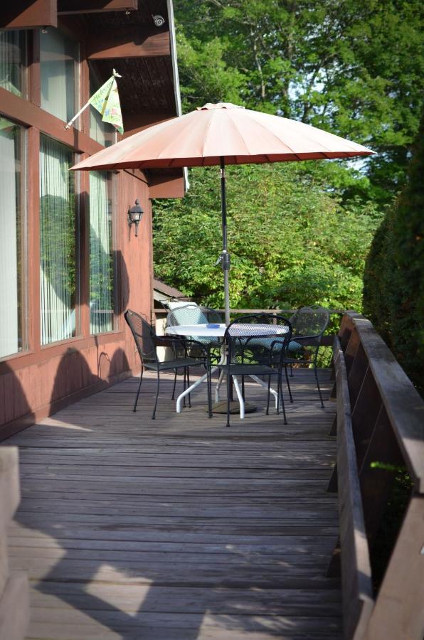 Lake Moc A Tek Inn Lakeville Exterior photo