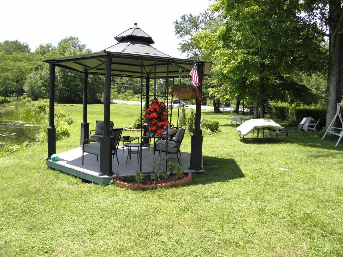 Lake Moc A Tek Inn Lakeville Exterior photo