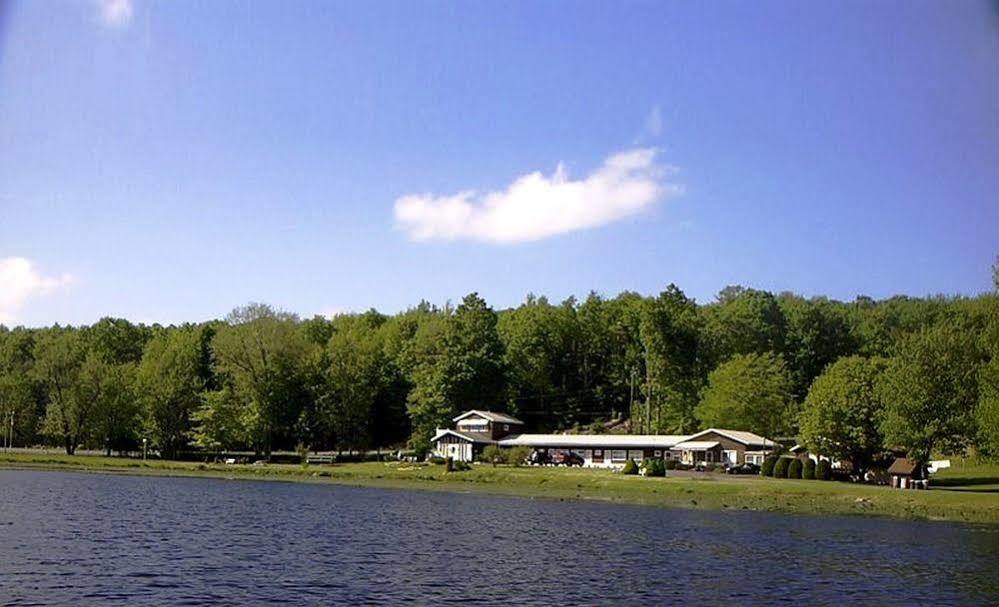Lake Moc A Tek Inn Lakeville Exterior photo